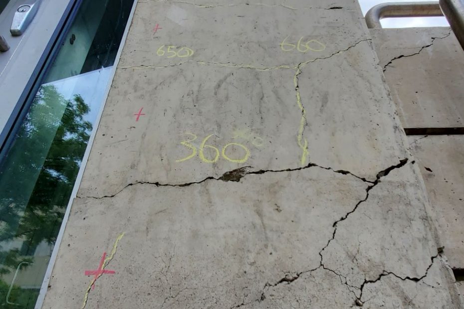 Non-Destructive Evaluation of Cracks in Concrete Column