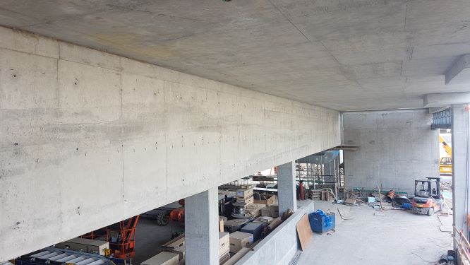 Post-tensioned concrete beam